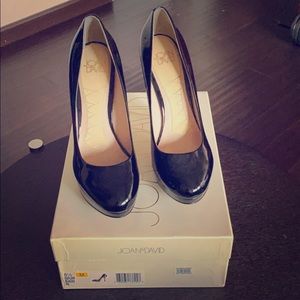 Joan & David platform heel